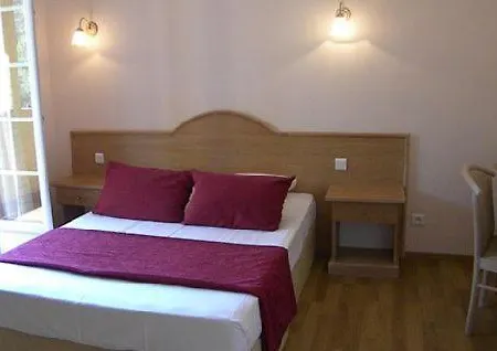 Les Oliviers Hotell 3*